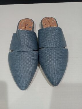 Lucky Brand Slate Blue Pointed Slip-On Women's Mules